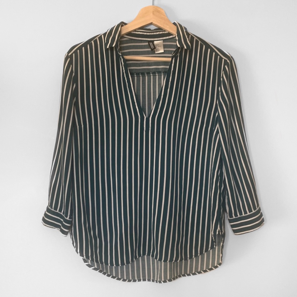 ❤️2/$15 or 3/$20 - H&M Green/White Stripe Blouse